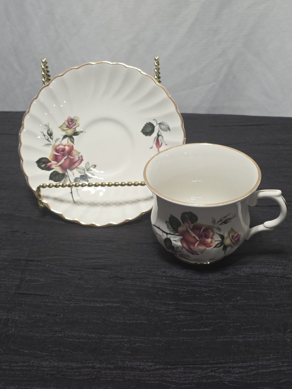 Vintage Old Foley James Kent Ltd Tea Cup & Saucer Set - Red Rose Floral
